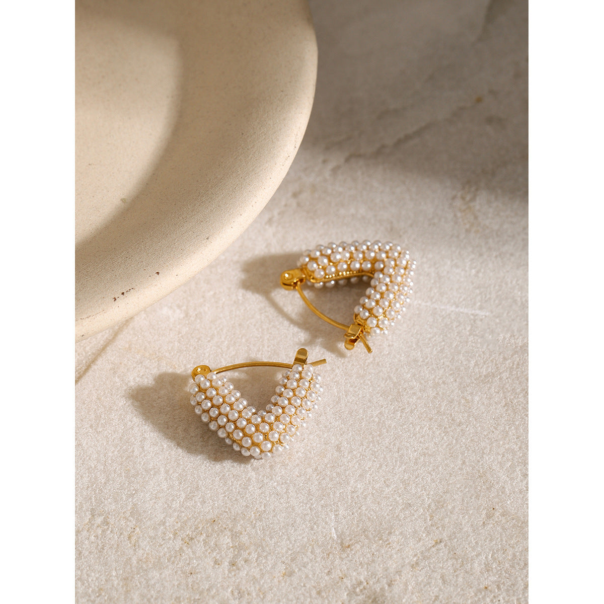 Fashion Hollowed-out Cabas Inlaid Rhinestone Earrings