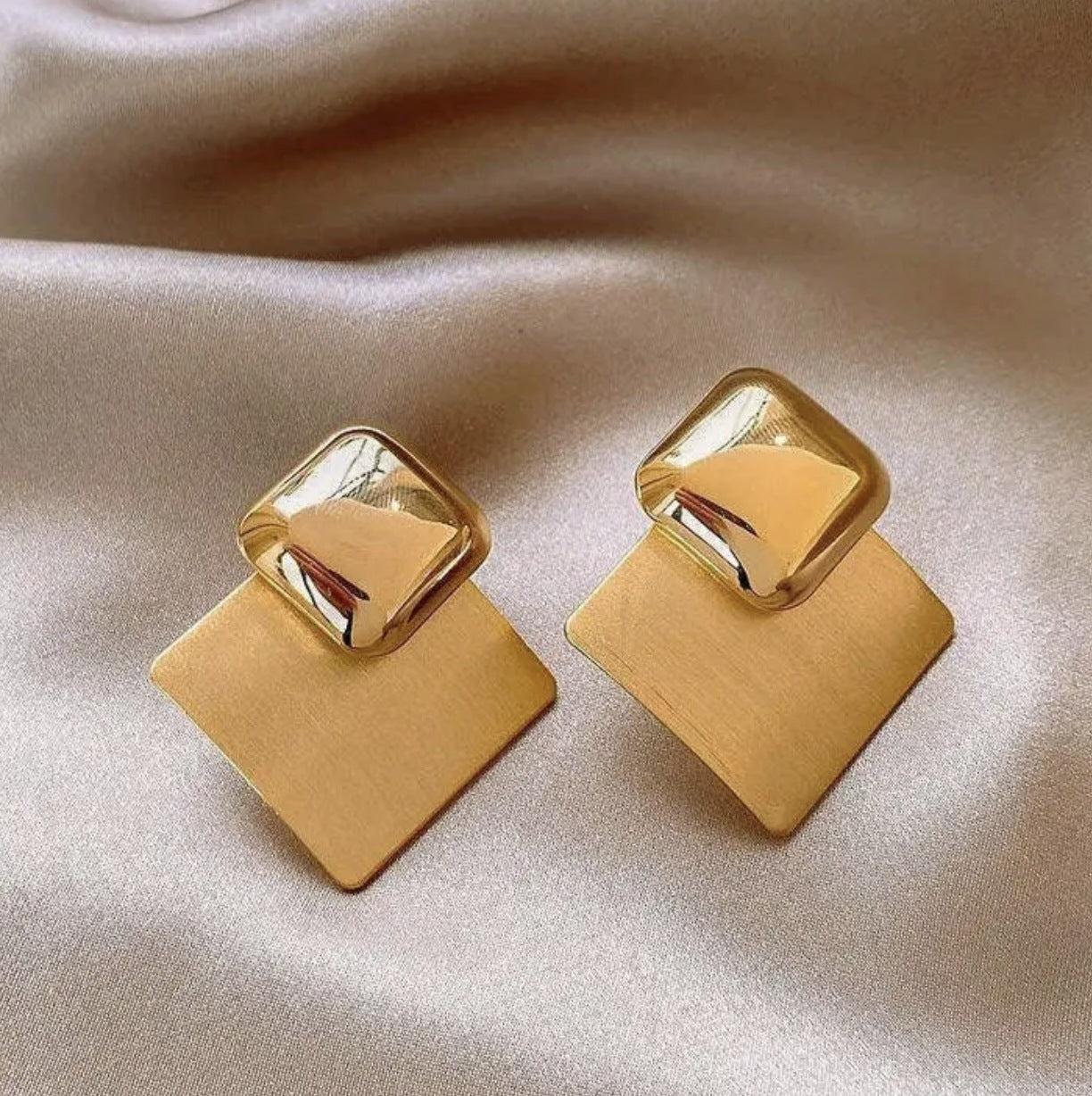 Women's Simple Gold Brushed Stud Earrings