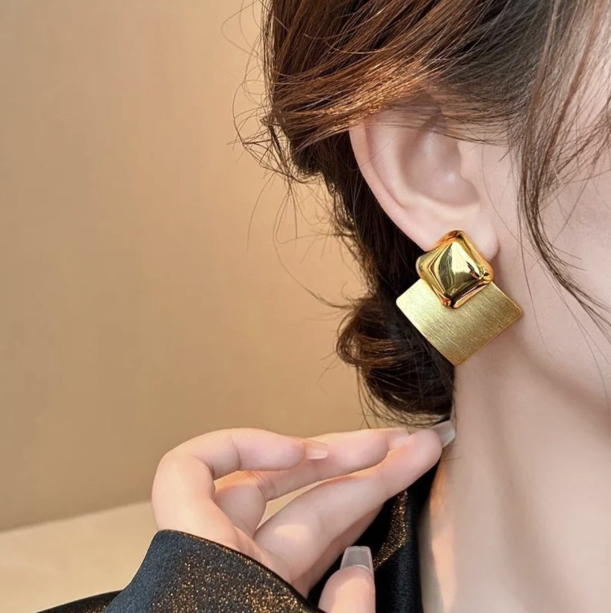 Women's Simple Gold Brushed Stud Earrings